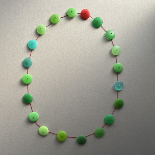 Necklace small round buttons