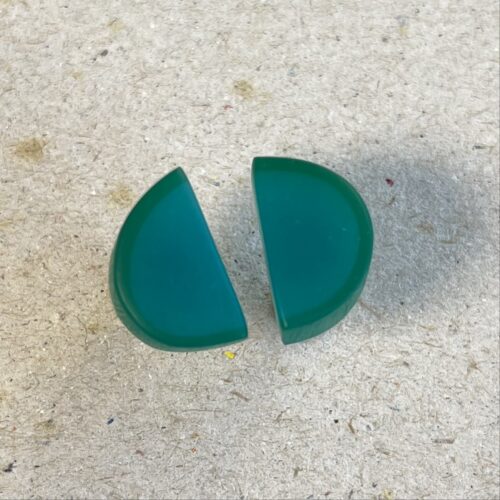 studs D half blue green line